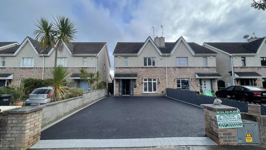 New SMA Tarmac Driveway with Paving Border in Mornington, Co. Meath – A Home Transformation!