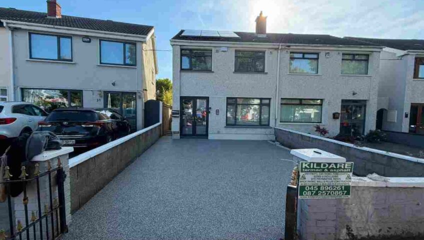 Newly completed resin driveway in Baldoyle, Co. Dublin, with a smooth, modern finish by Kildare Tarmac & Asphalt.